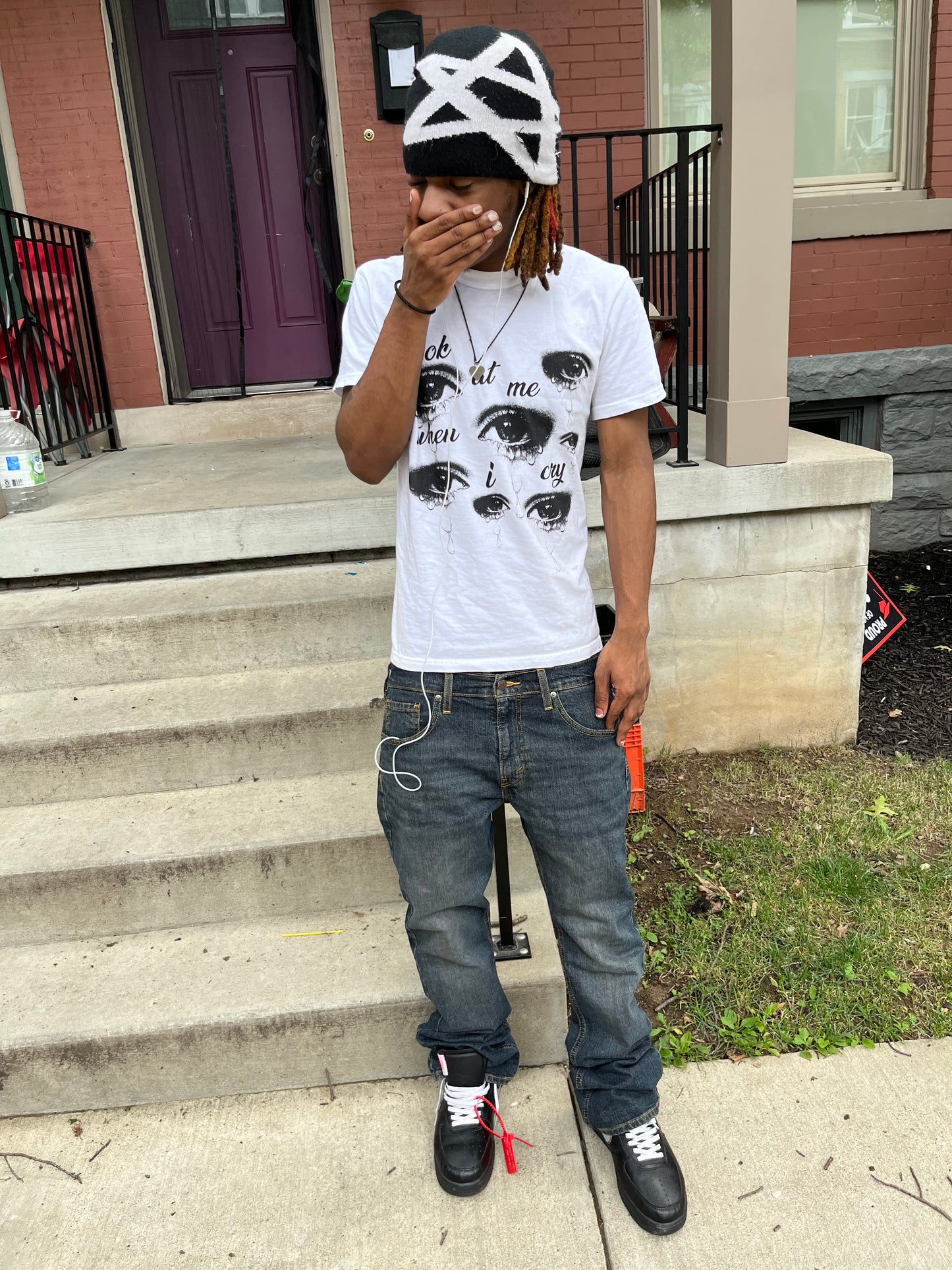 “Look at me” tee