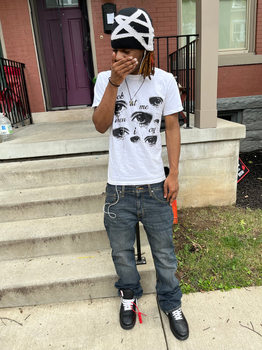 “Look at me” tee
